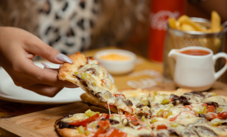 Why Searching “Pizza Hut Near Me” Can Be Helpful For A Last-Minute Meal
